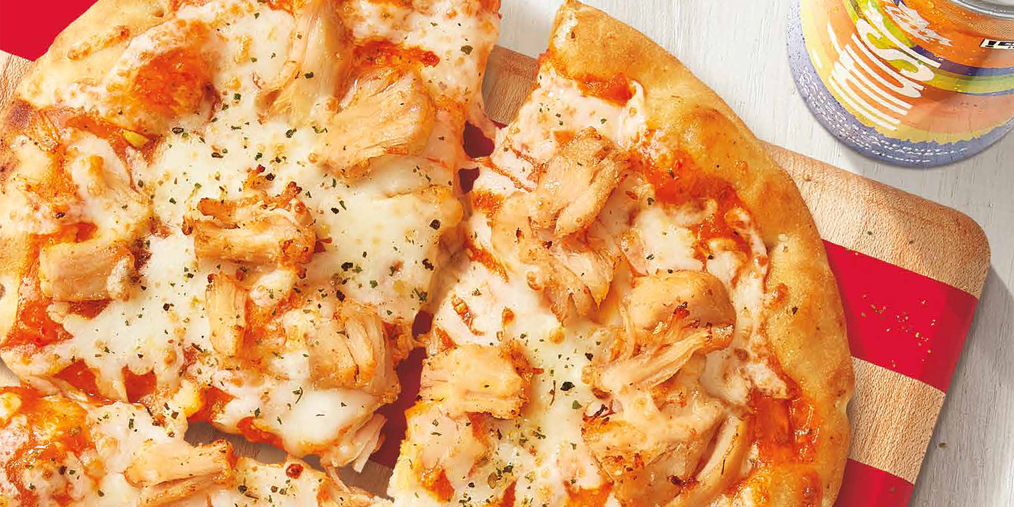 Try the new Spicy Rosé Flatbread Pizza fresh out of the oven at Tim Hortons, plus get any two Flatbread Pizzas for just $12 for a limited time!