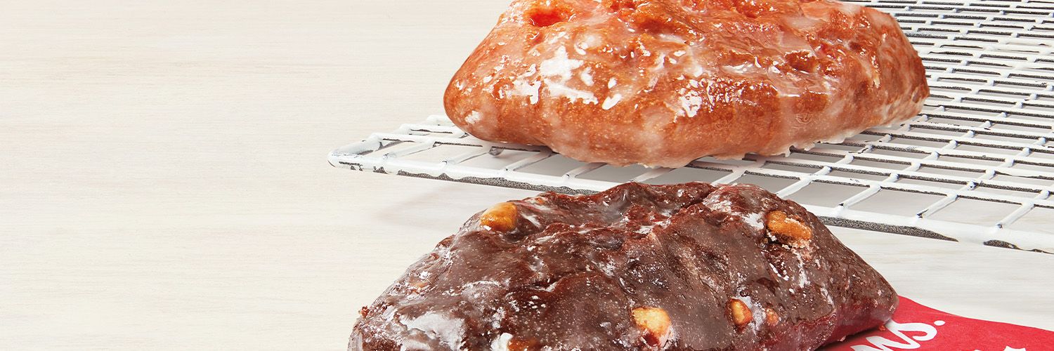 Tim Hortons célèbre la Journée nationale du beigne en grand avec le retour des croquants aux noix et des régals aux cerises, pour une durée limitée seulement!