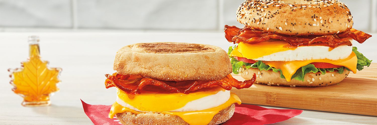 Deux saveurs canadiennes classiques sont combinées dans les NOUVEAUX Timatin et wraps-matin bacon à l'érable de Tim Hortons