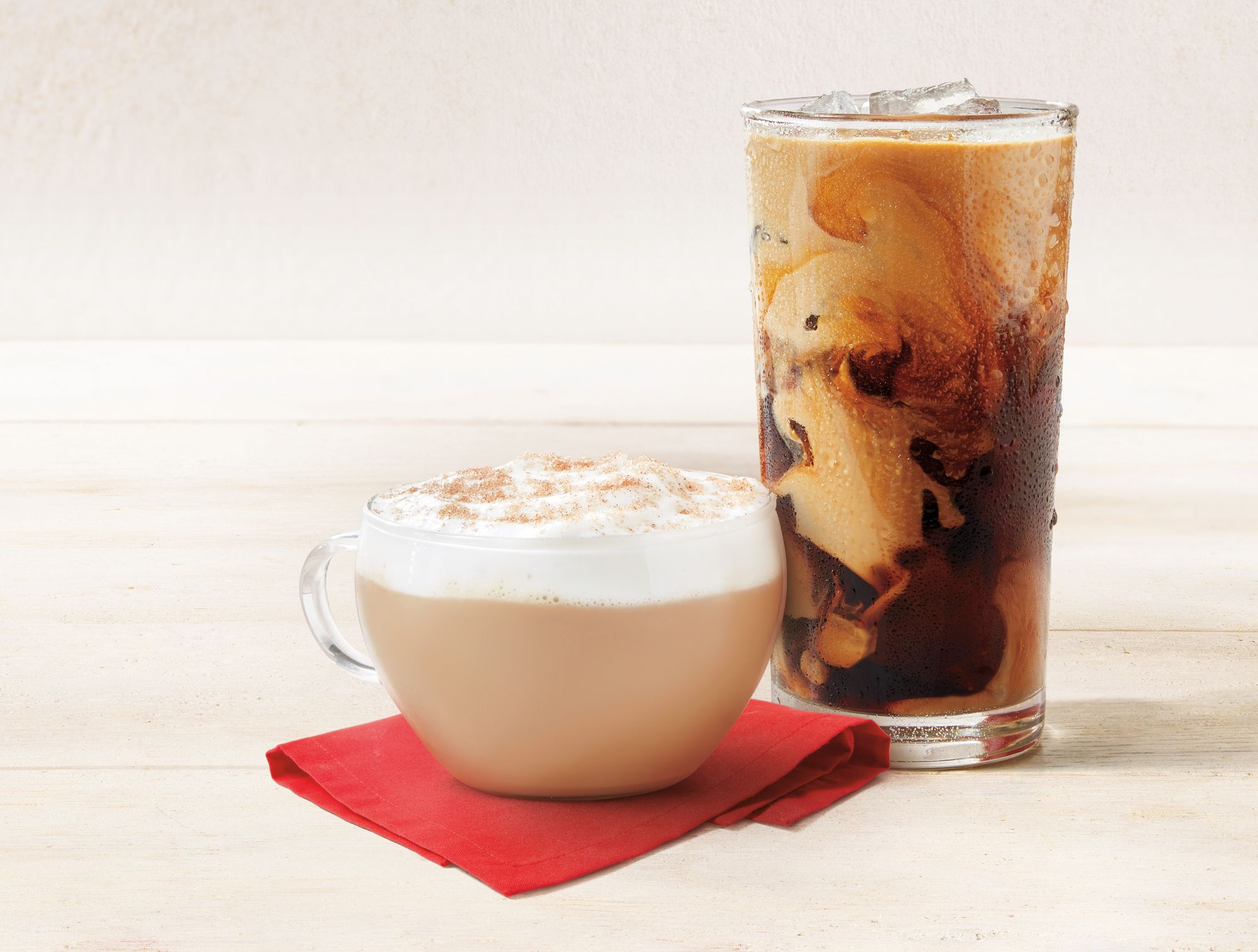 Tim Hortons annonce que la boisson d'avoine Chobani Oat est maintenant offerte dans tous ses restaurants au Canada!